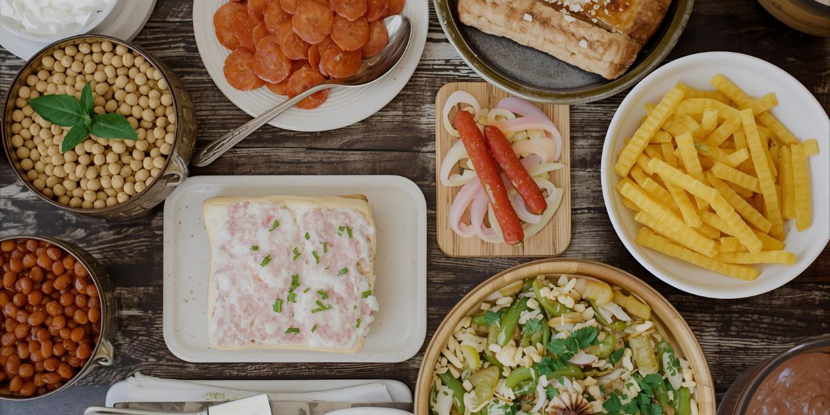 A ___'s dozen means 13 items instead of the usual 12, a tradition that dates back to old food guild practices.