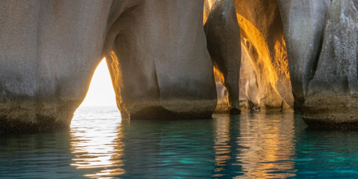 True or false The Pacific Ocean holds the title of the world’s deepest ocean.