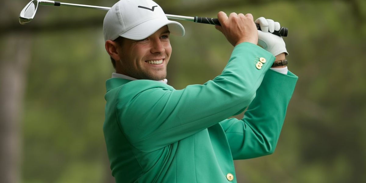 Which sport is associated with receiving a green jacket as a prize