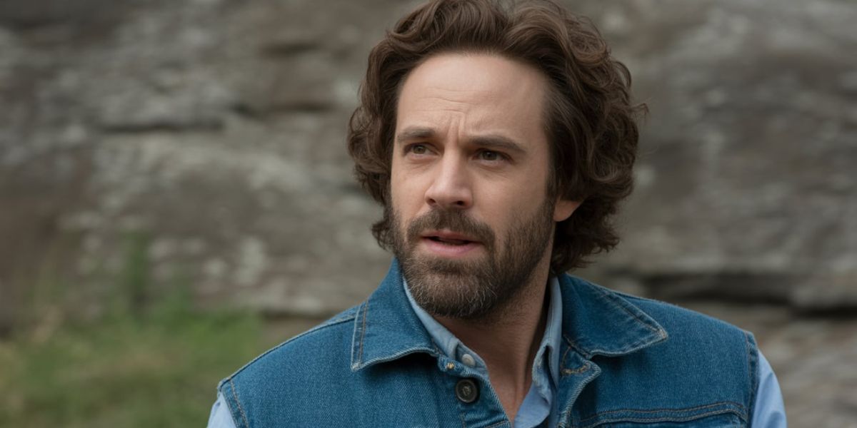 Fill in the blank to complete the name of a well-known movie review website Rotten ___.