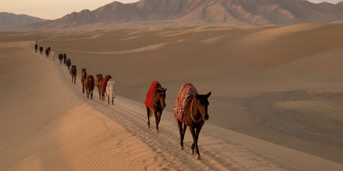 Which Asian desert is renowned for being traversed by the ancient Silk Road